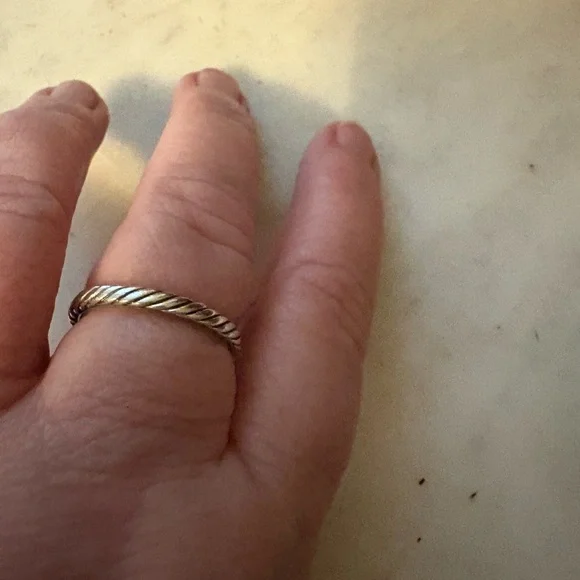 GUC David Yurman band ring. .925. Size 8.5 almost 9 - Picture 5 of 9